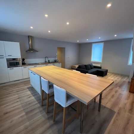 Ruim App. Met Grote Garage Apartment Ieper Exterior photo