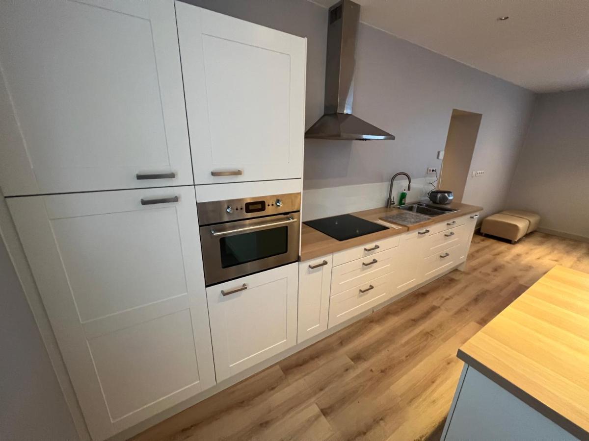 Ruim App. Met Grote Garage Apartment Ieper Exterior photo